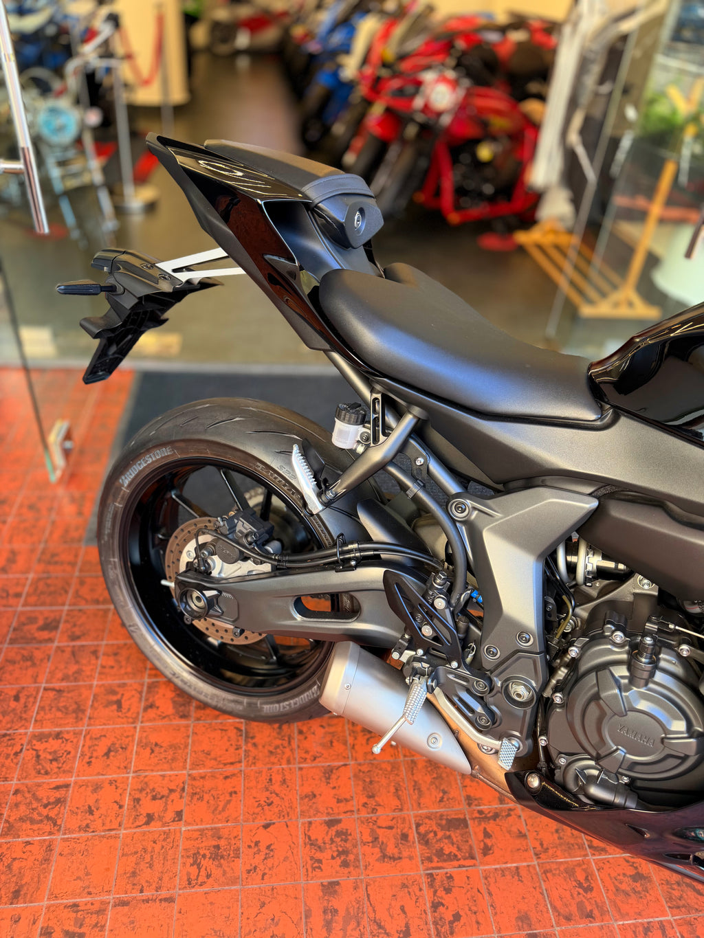 Yamaha R7