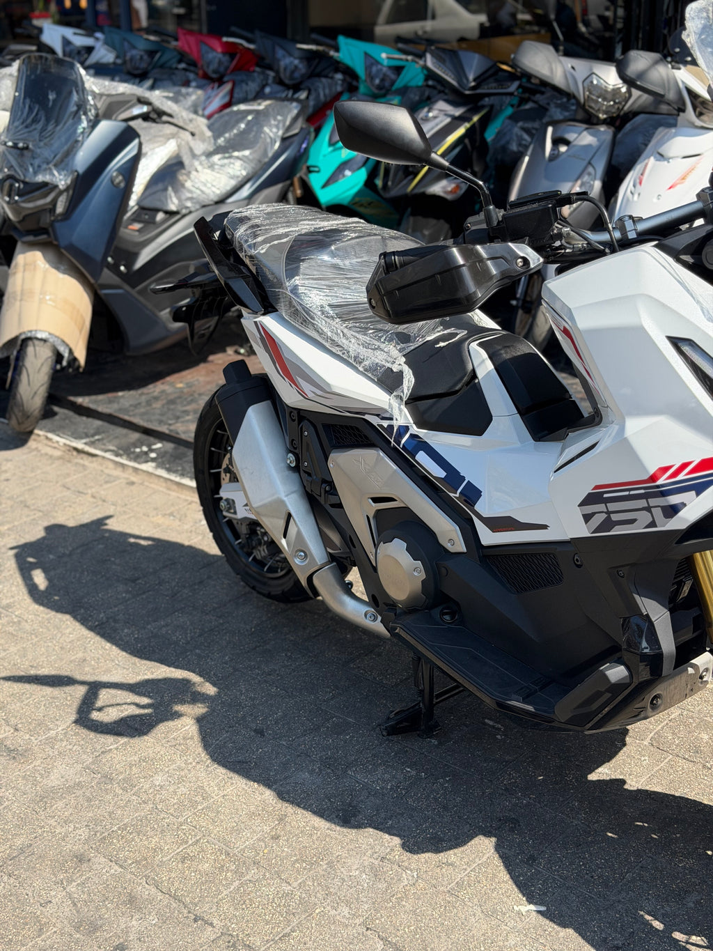 XADV 2025 750cc