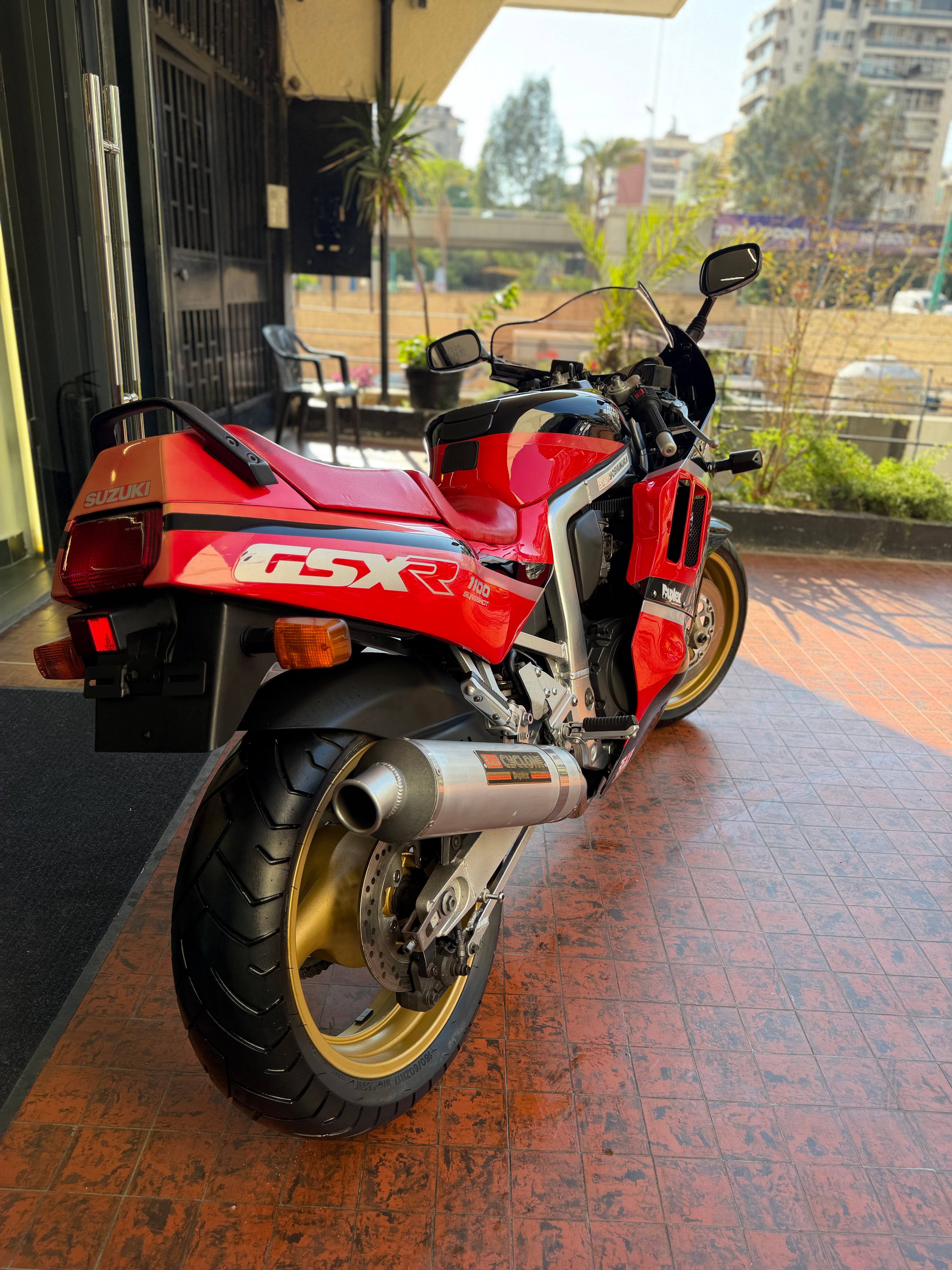 Suzuki 1989 SUZUKI GSXR 1100