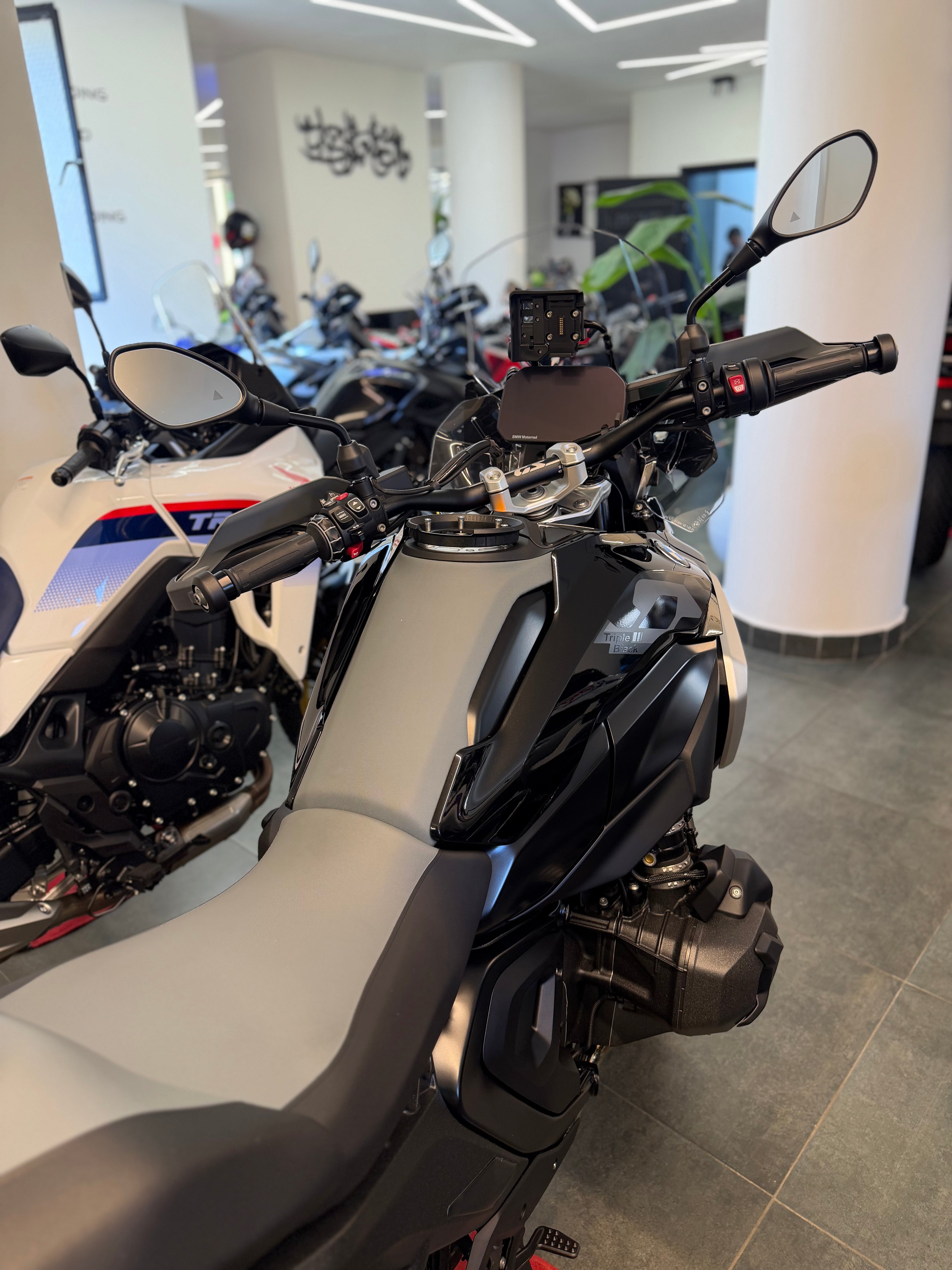 BMW R1300 GS Triple Black