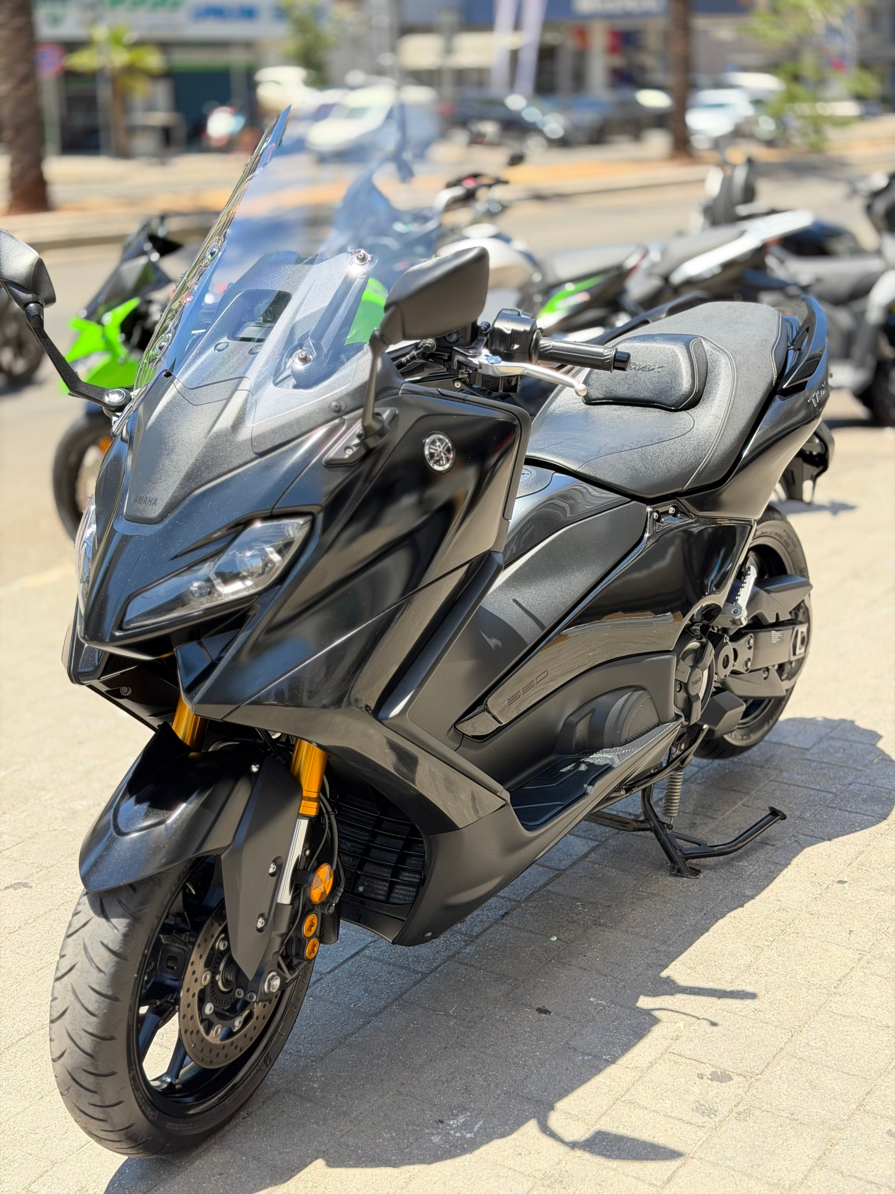 Tmax 2023 560cc