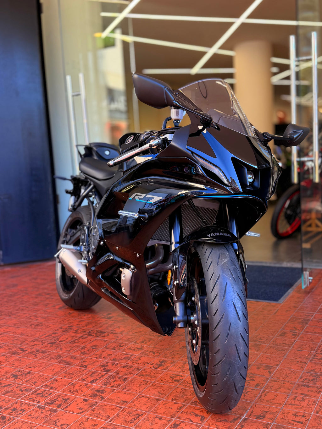 Yamaha R7