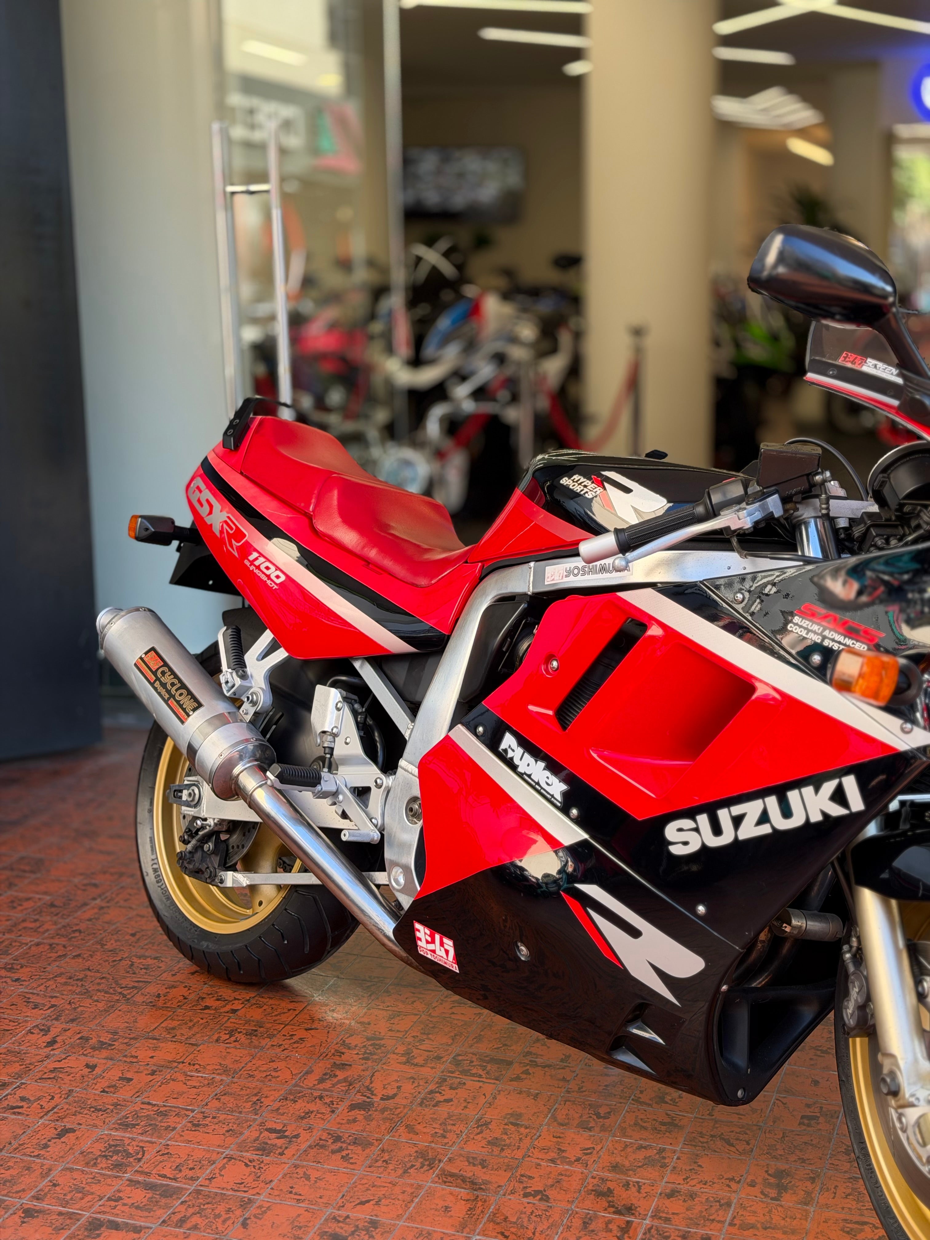 Suzuki 1989 SUZUKI GSXR 1100
