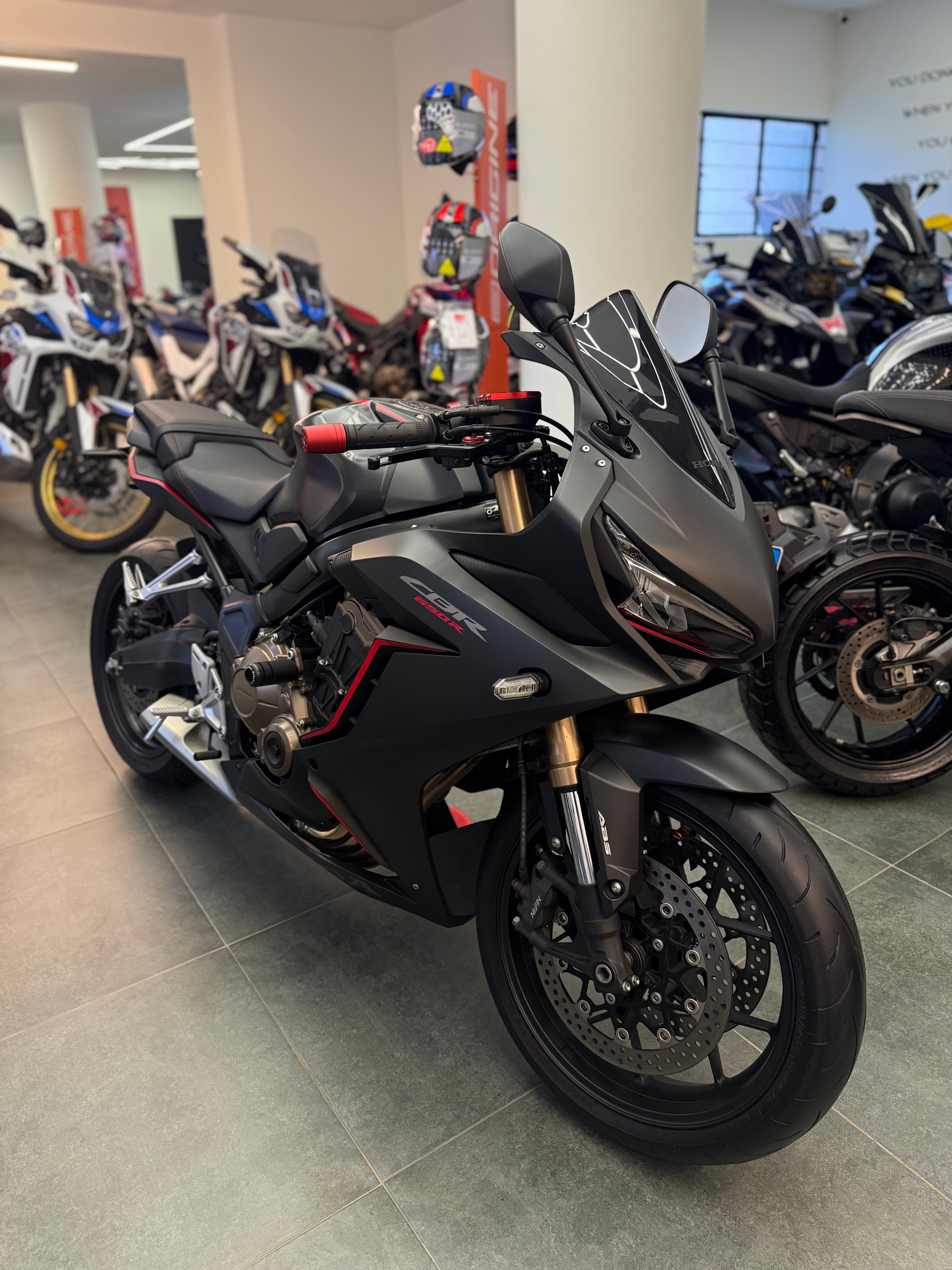 Honda CBR650R