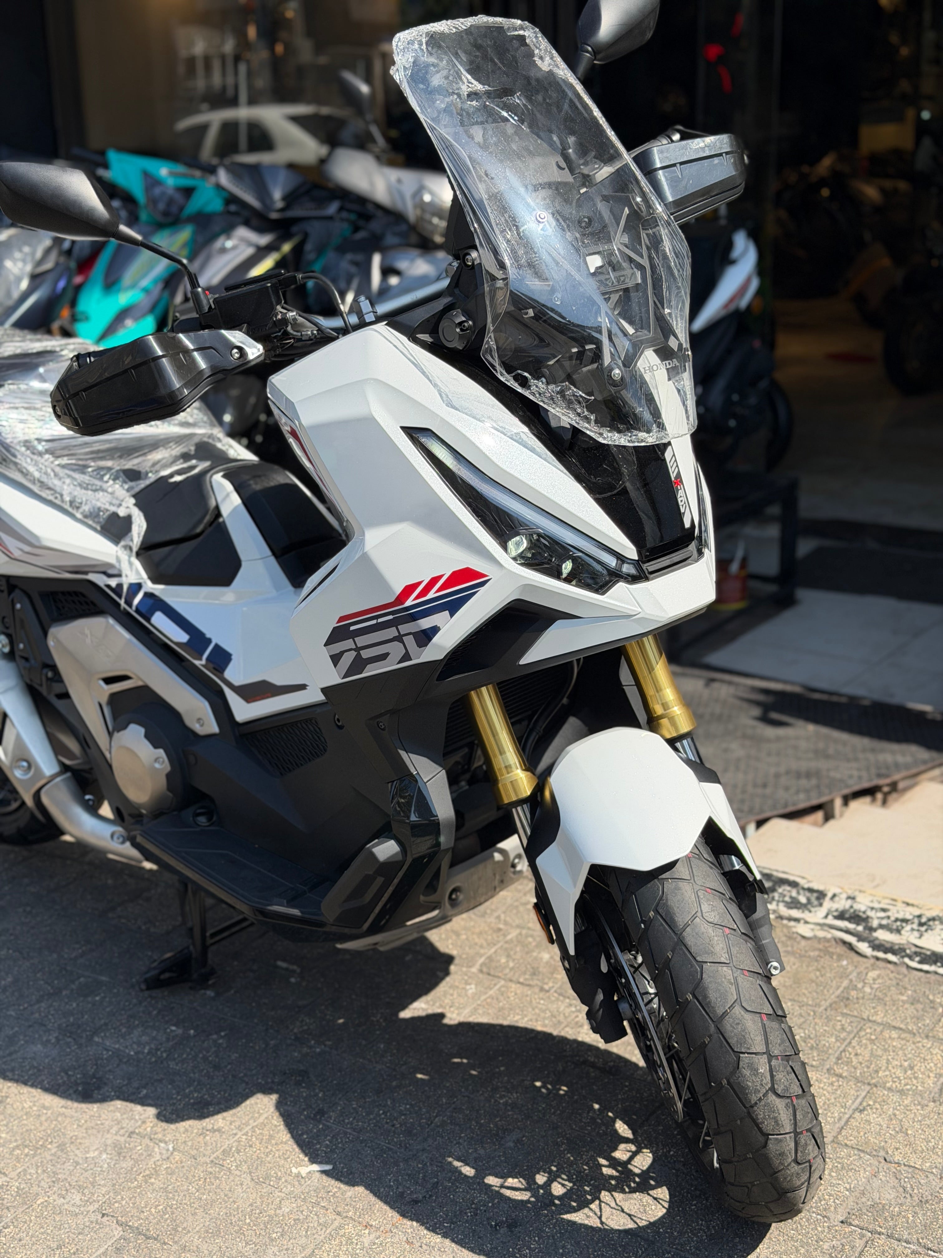 XADV 2025 750cc