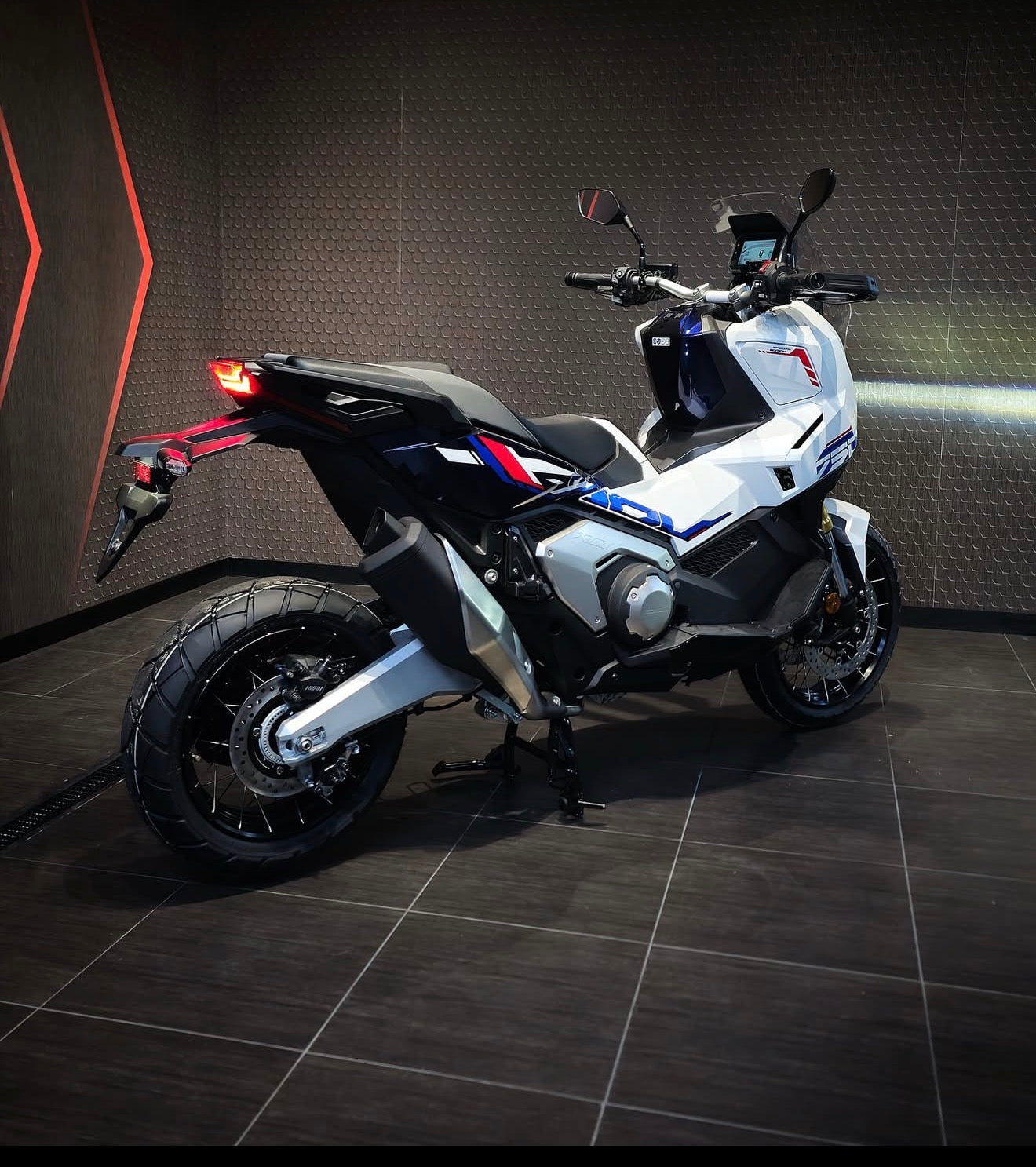 Honda XADV750