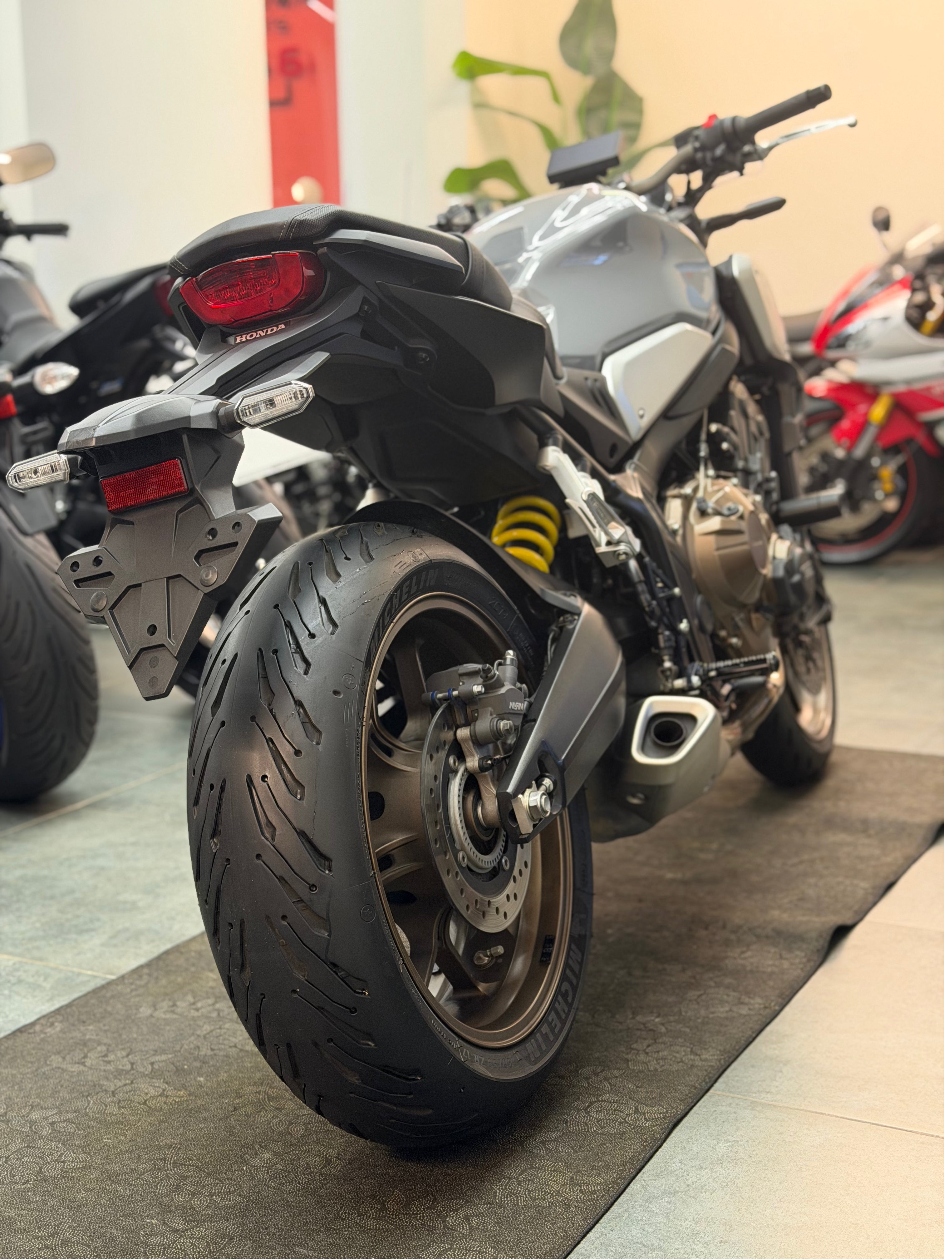 Honda CB650R